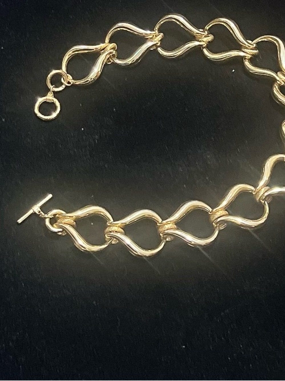Gold-Link Wave Necklace for Women